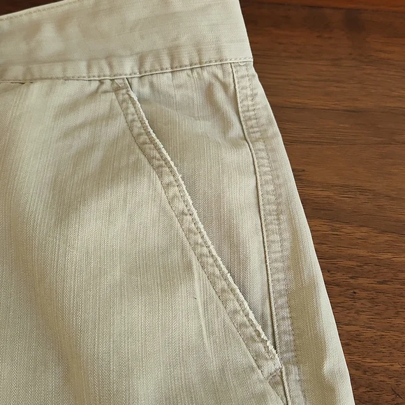 Axist Men's Sz32, Khaki Color, 2 Snap, 2 Button, 2 Front Pockets, Belt Loops - Picture 3 of 9